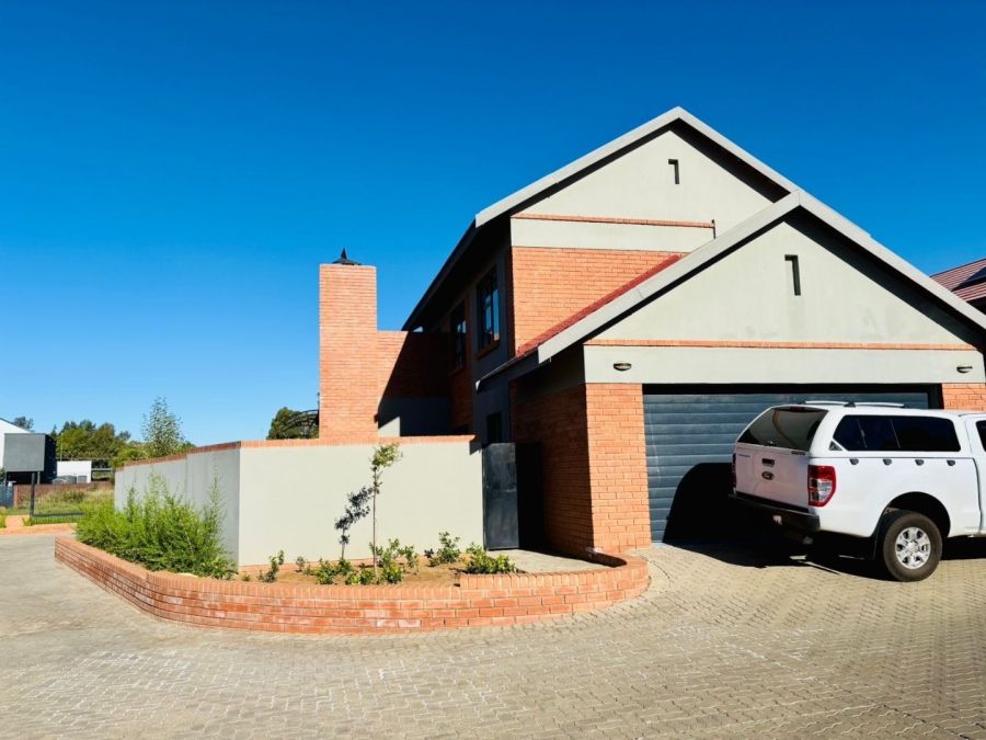 3 Bedroom Property for Sale in Somerton Estate Free State